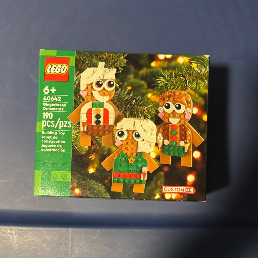 LEGO Festive Gingerbread Characters Set - Green, Brown, White